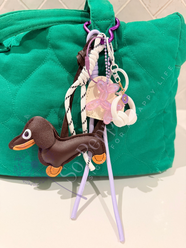 Charm So Peppy Tekkel balloon dog white headphones