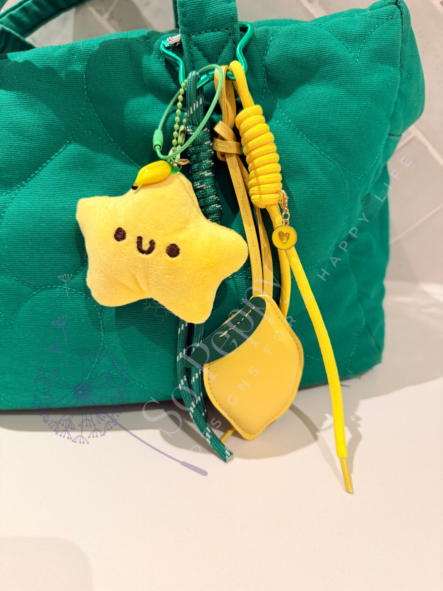 Charm So Peppy Lemon squeaky star