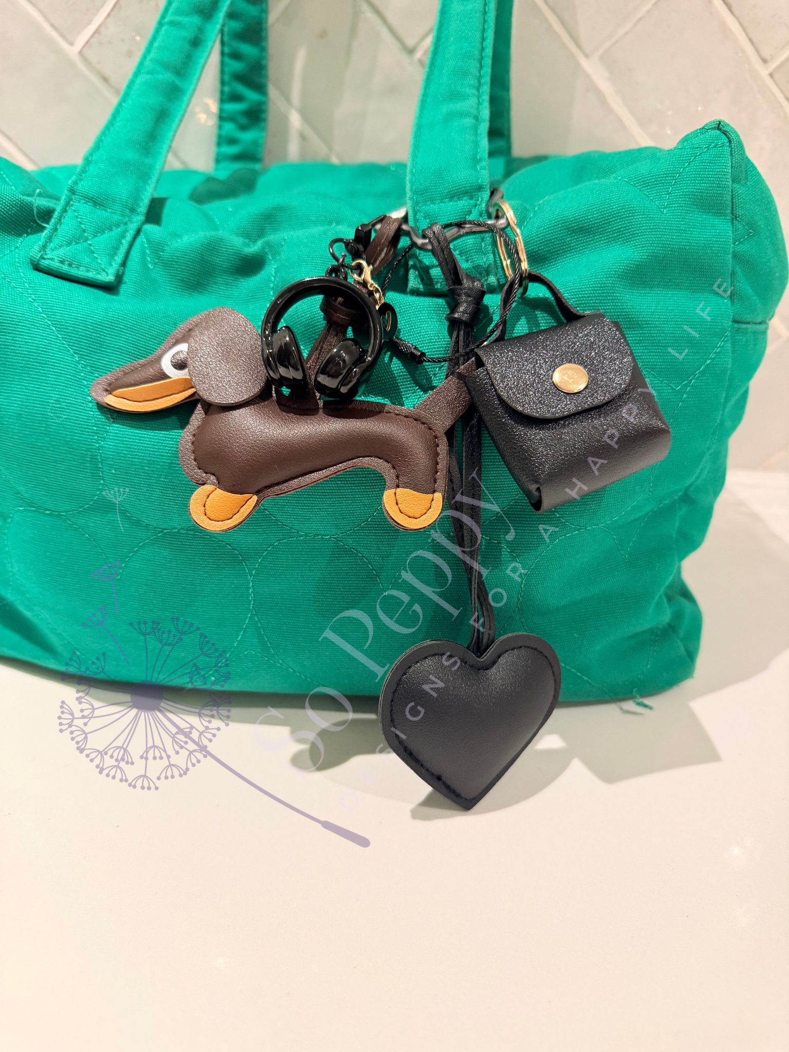 Charm So Peppy Tekkel brown black bag