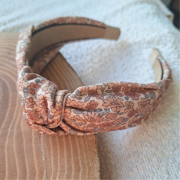 Knoopdiadeem flowers