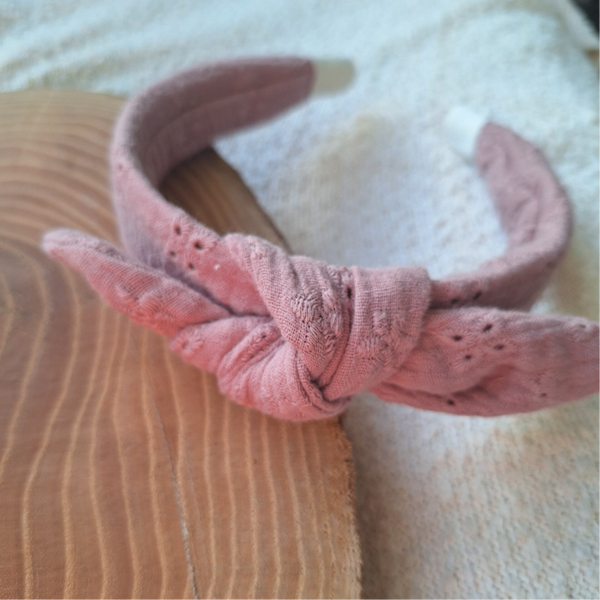 Knoopdiadeem broderie pink