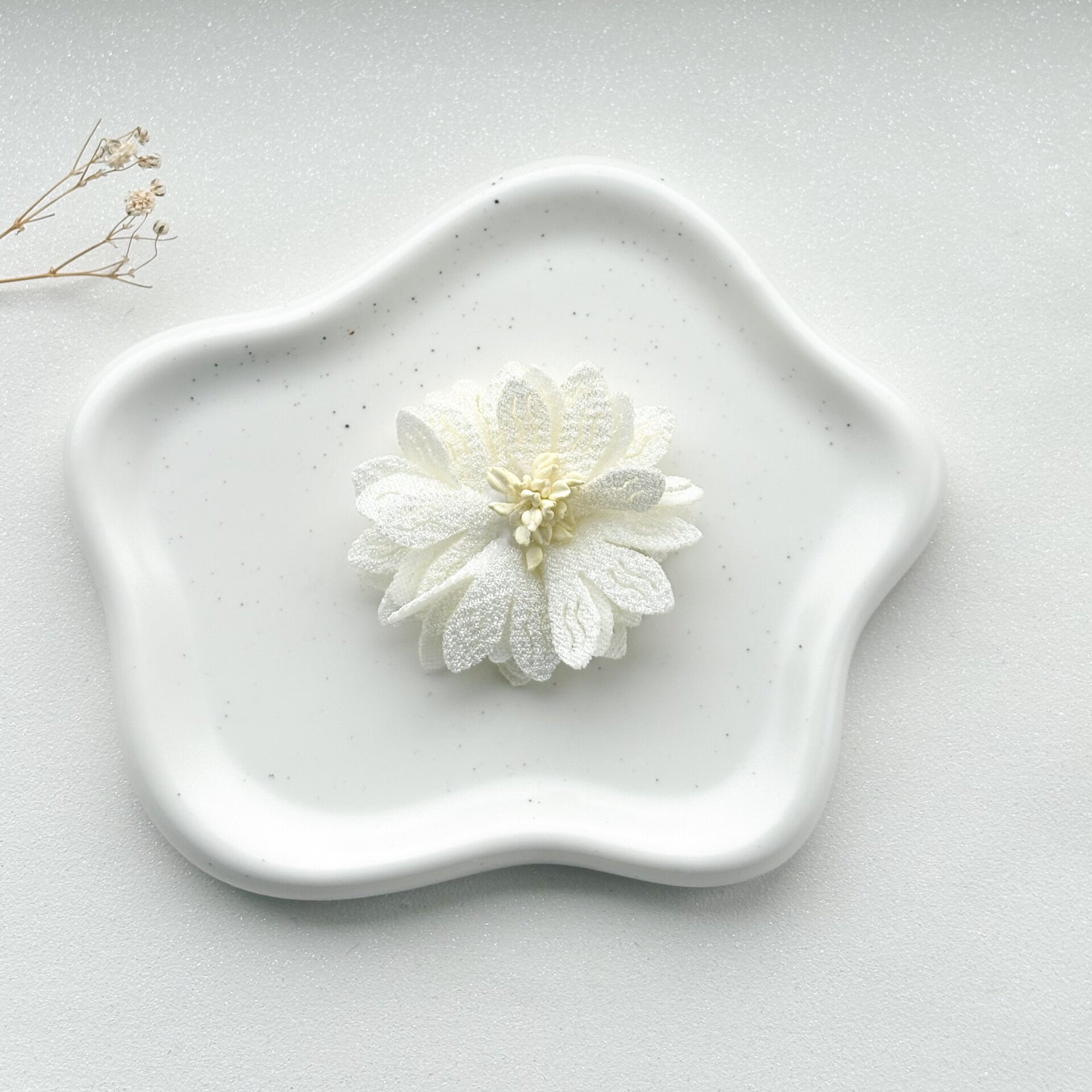 Antislip White Flower