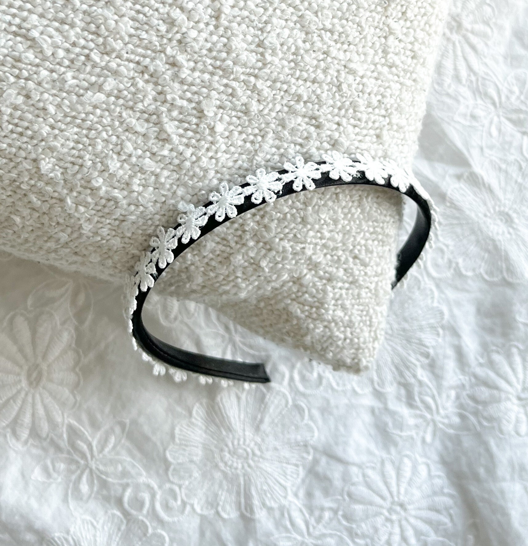 Diadeem white small flowers