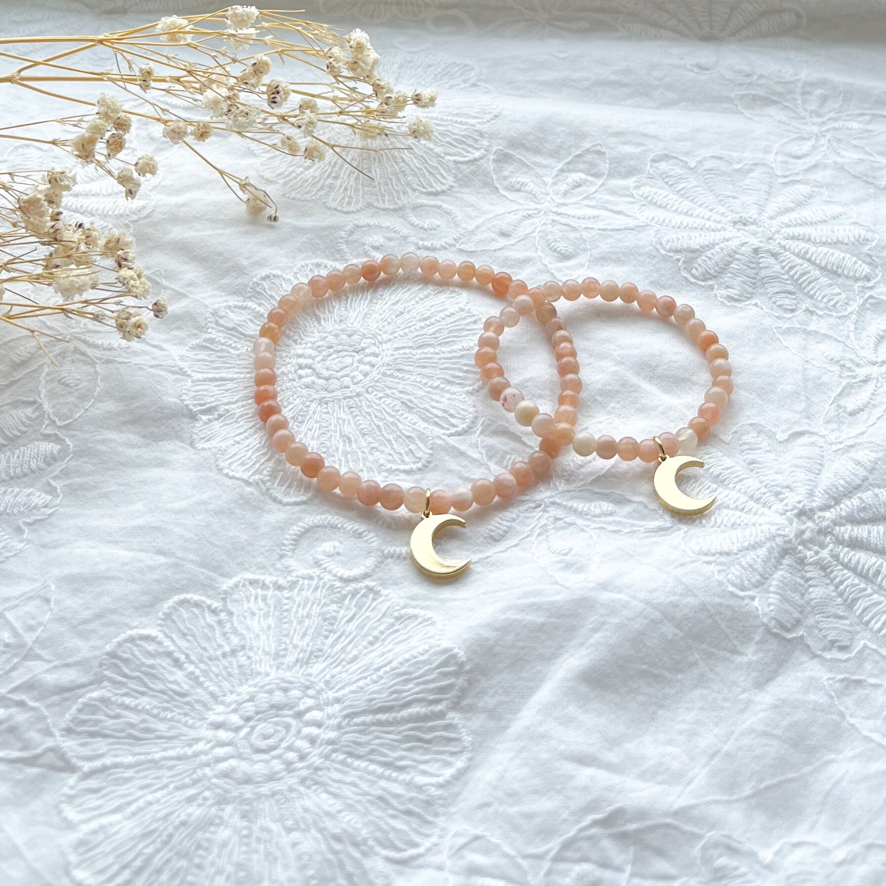 Moeder & dochter maansteen armbandje met gouden maantje