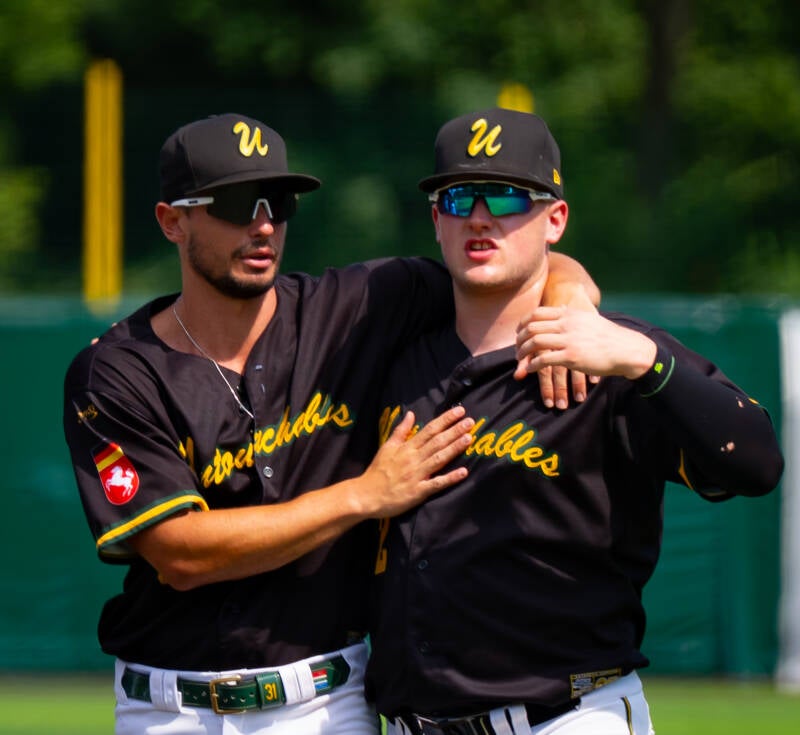 a7v01865-standard.jpg