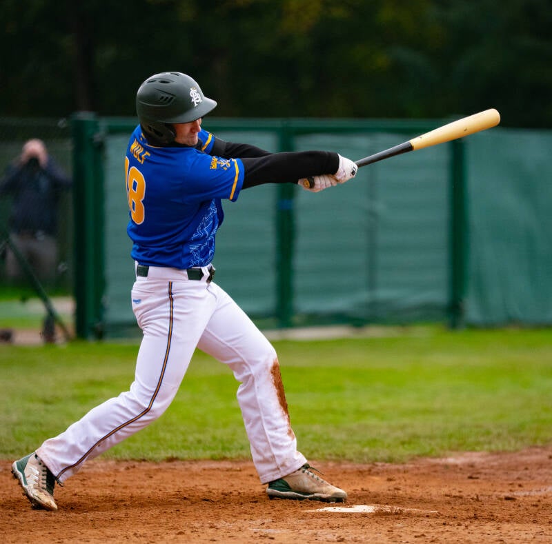 a7v06781-standard.jpg