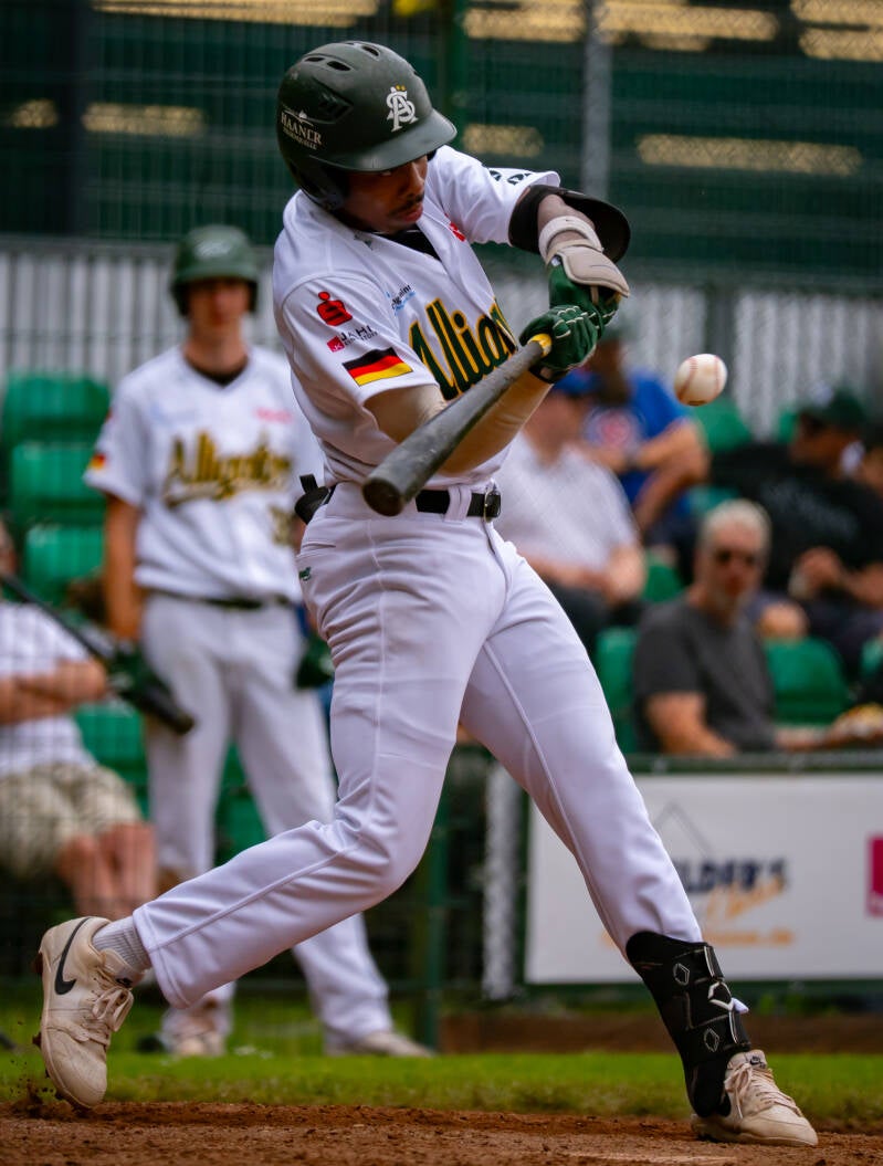 a7v08992-standard.jpg