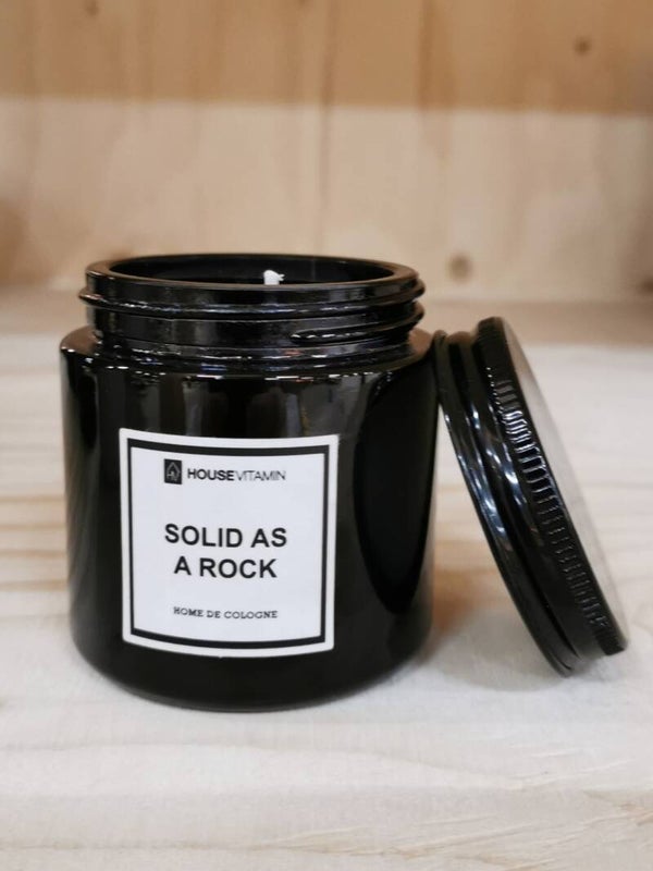 Solid As a Rock Geurkaarsjes van Housevitamin 100 gram