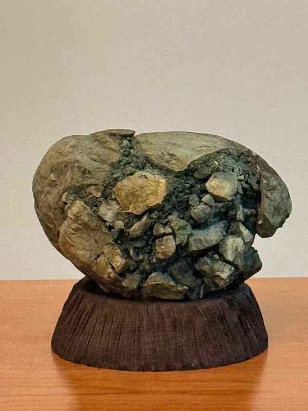 Serpentinite on Black Walnut