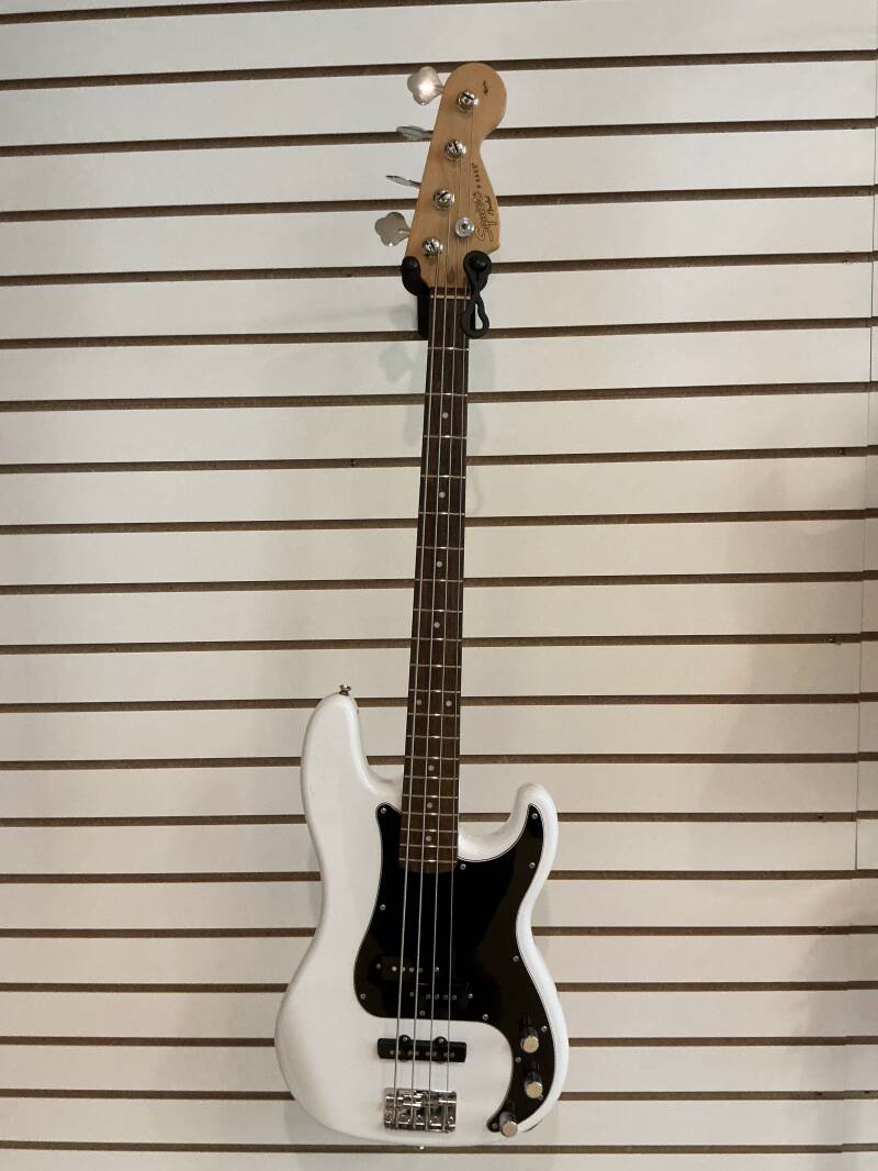 Fender P bass