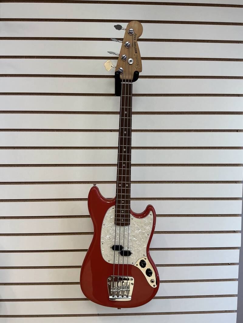 Fender Mustang bass