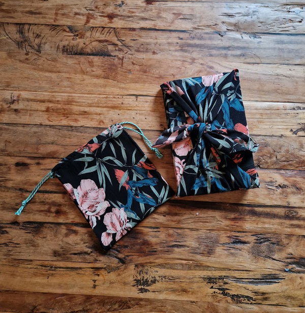 Set van twee: cadeauzak en doek