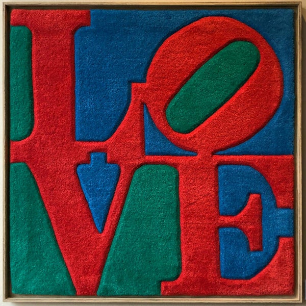 *Robert Indiana Multiple uit handgeknoopt Wol 'CLASSIC LOVE’ 2006 Gesigneerd