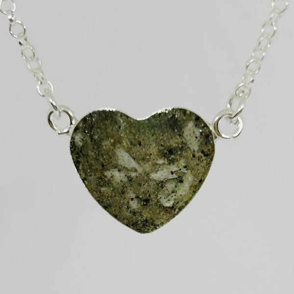 Herzchenkette befüllt mit Haaren