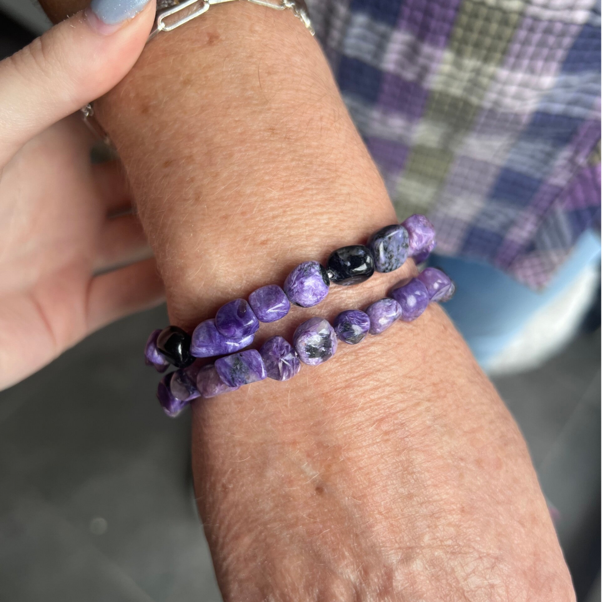 Charoïet armband getrommeld (zeldzaam)