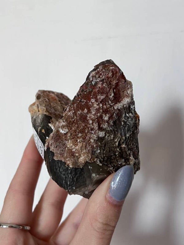 Calciet met Hematiet cluster