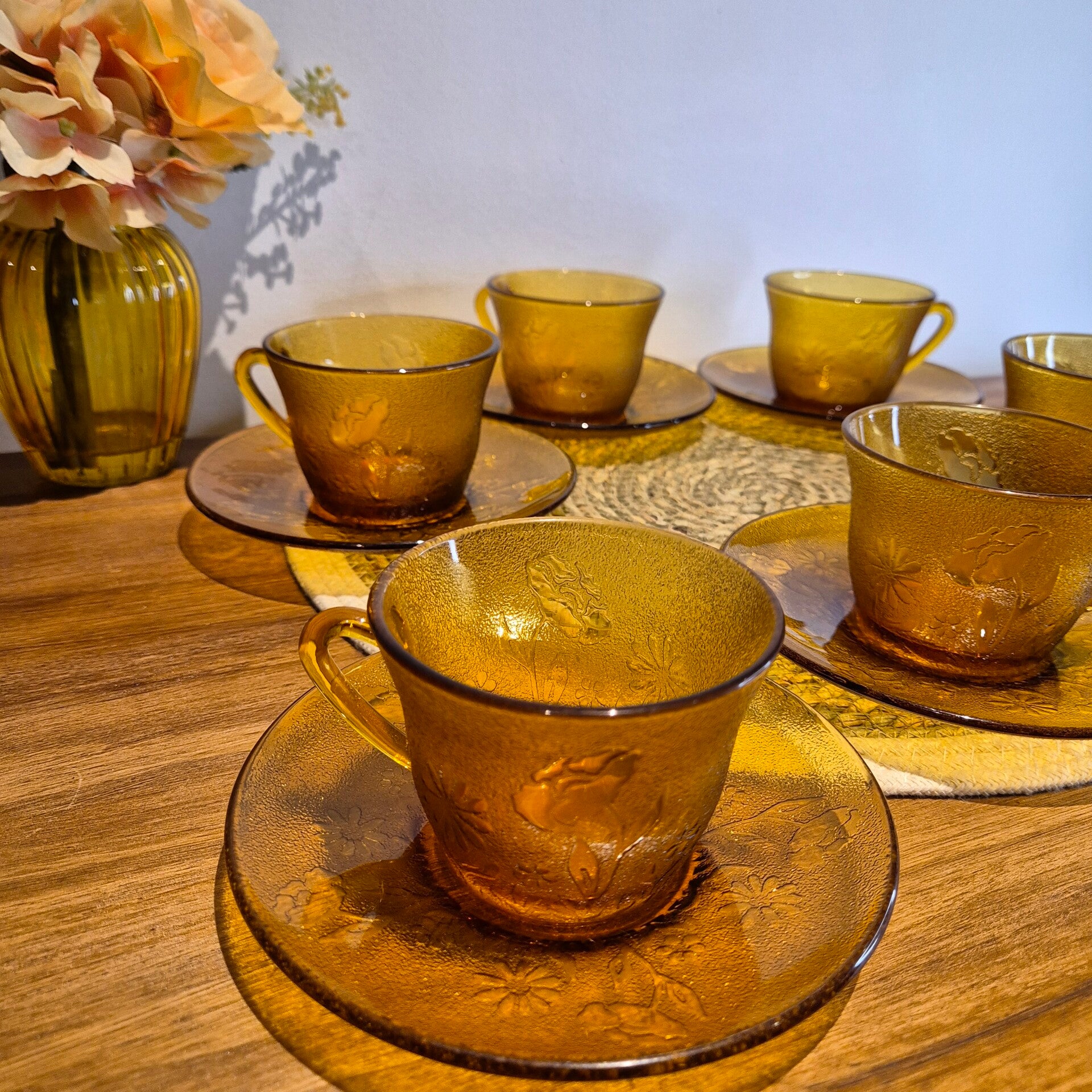 6 tasses à café vintage en verre ambré