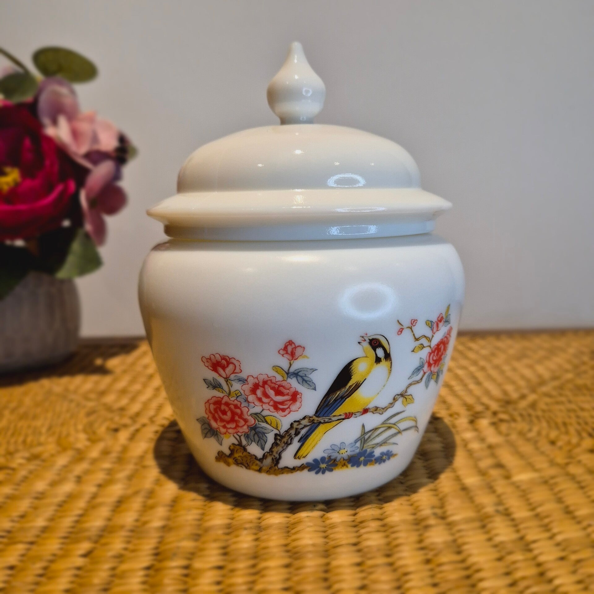 Pot vintage "AVON" en opaline
