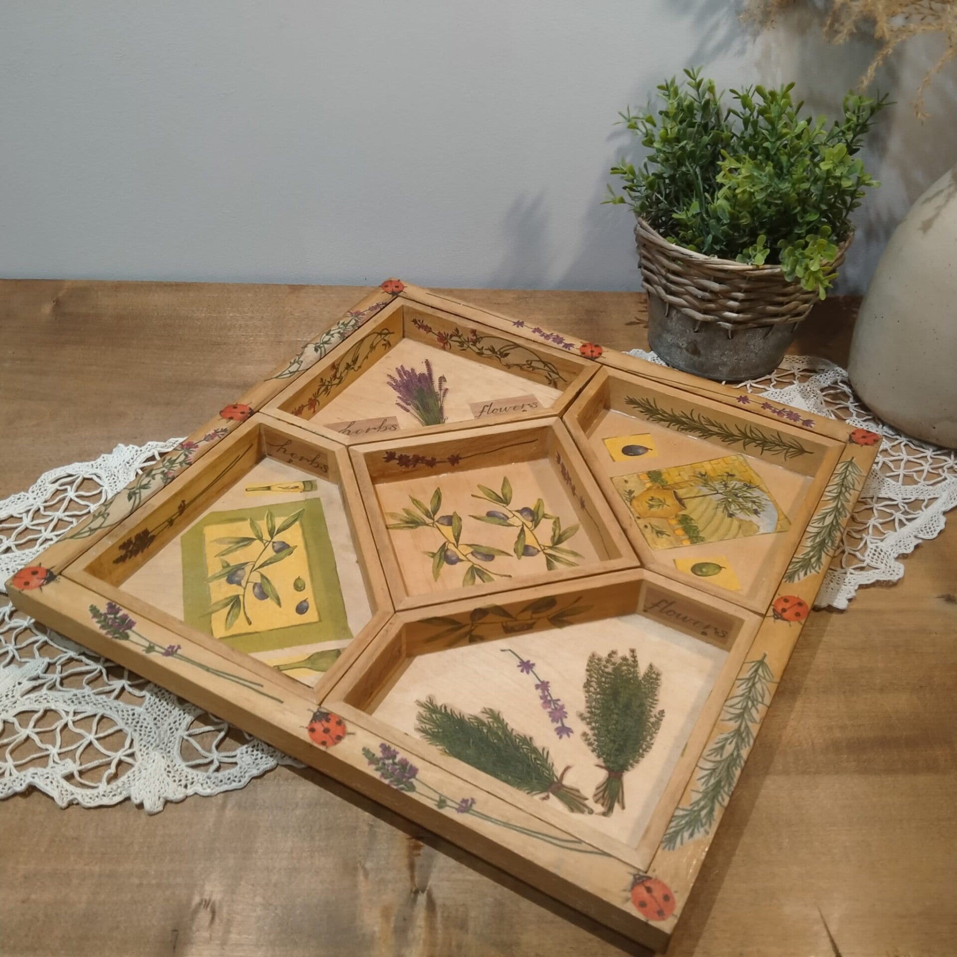 Grand plateau provençal à compartiments