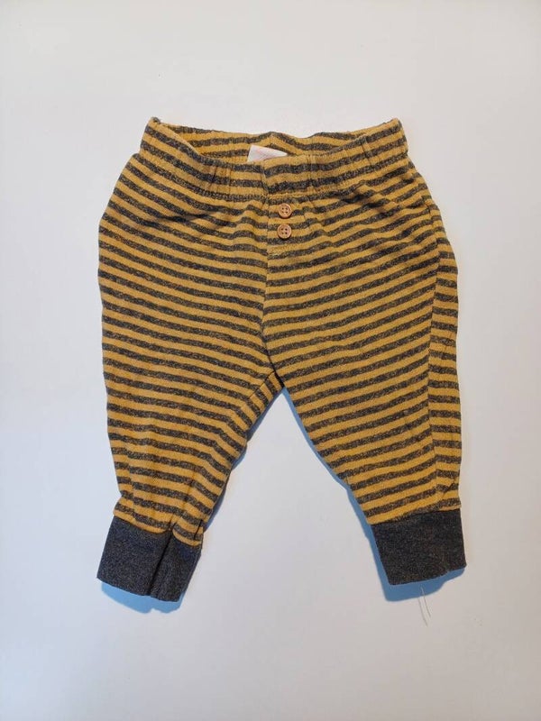 Broekje Hema maat 68