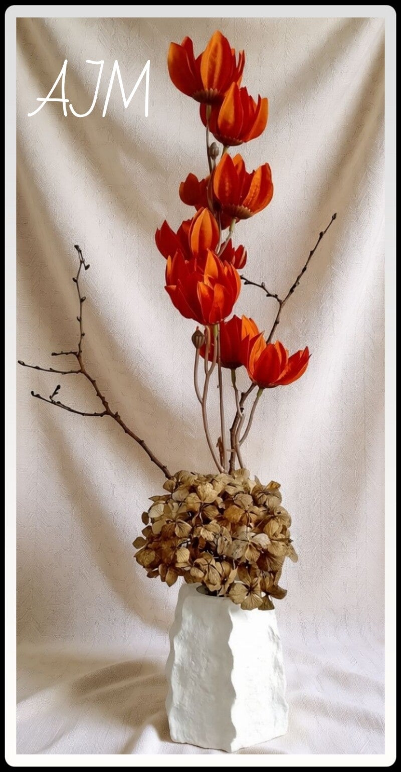 Vase blanc en papier mâché petit modèle