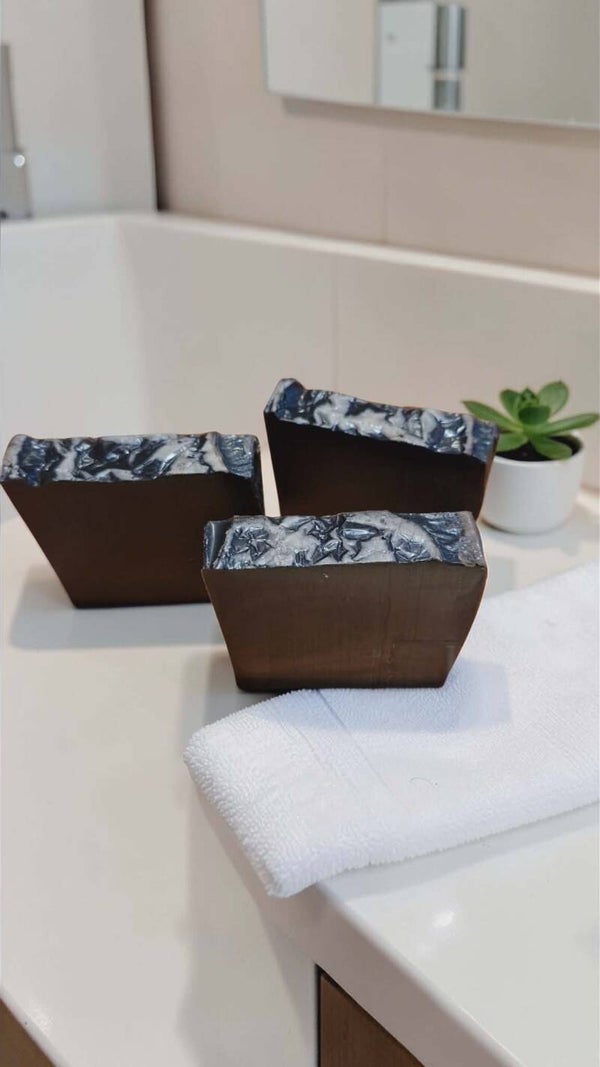 Midnight Fig & Vanilla – Luxe Noir Soap Bar 100g