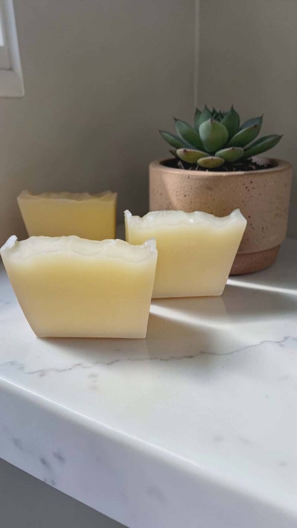 Citrus Kiss & Honey Drip – Mandarin & Honey Soap Loaf slice 100g