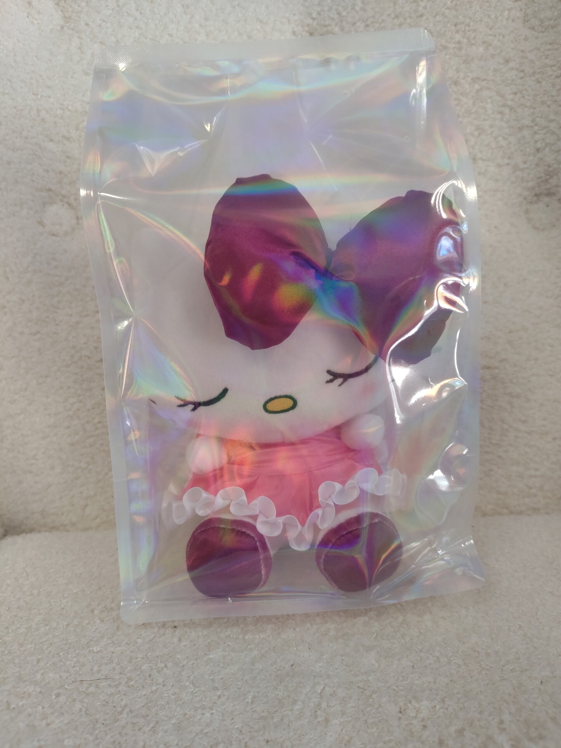 Peluche Hello Ketty- 15,50€ TTC Casquette Pikachu- 24,50€ TTC Stock : 1