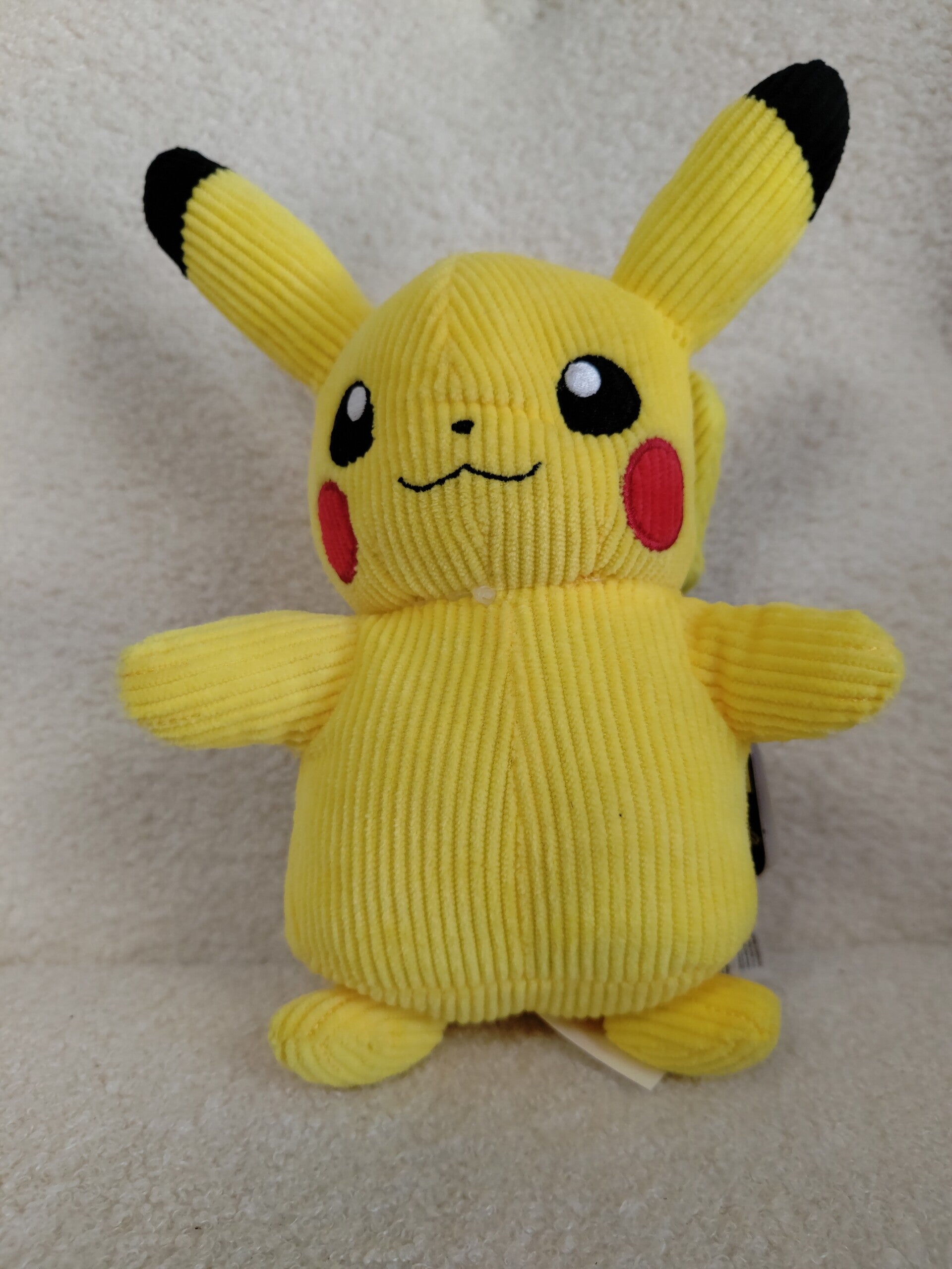 Peluche Pikachu- 29,00€ TTC Casquette Pikachu- 24,50€ TTC Stock : 1