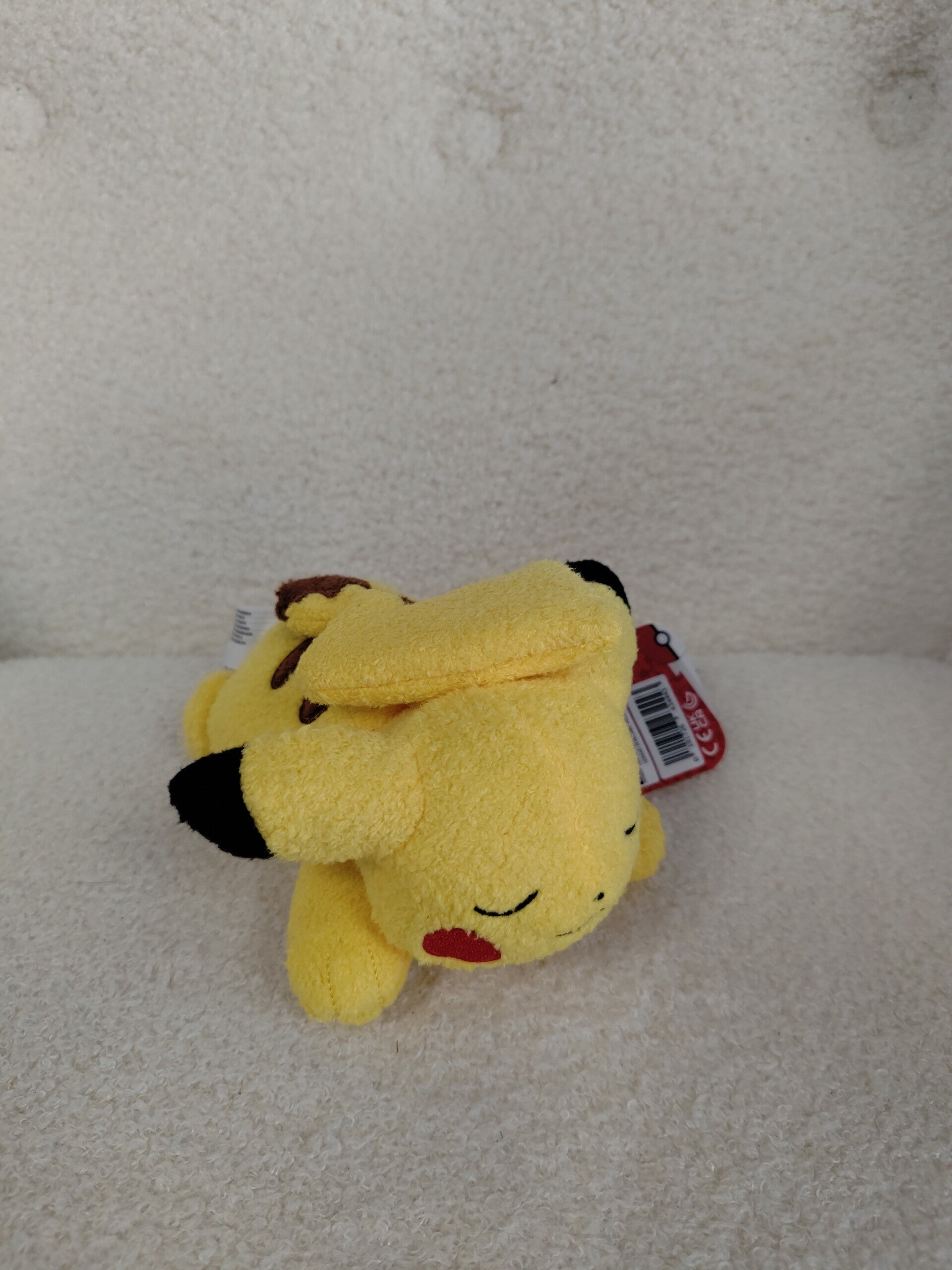 Peluche Pokemon Endormis Pikachu 13cm- 23,50€ TTC Stock : 2