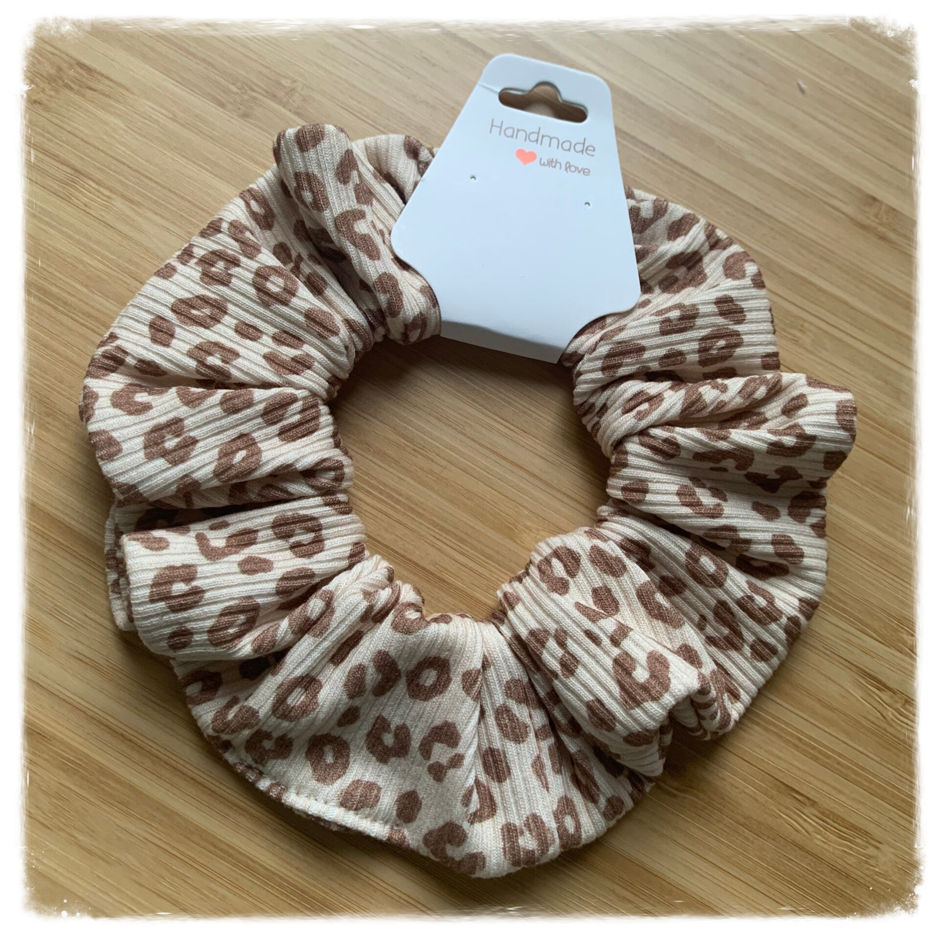 Scrunchie Leo