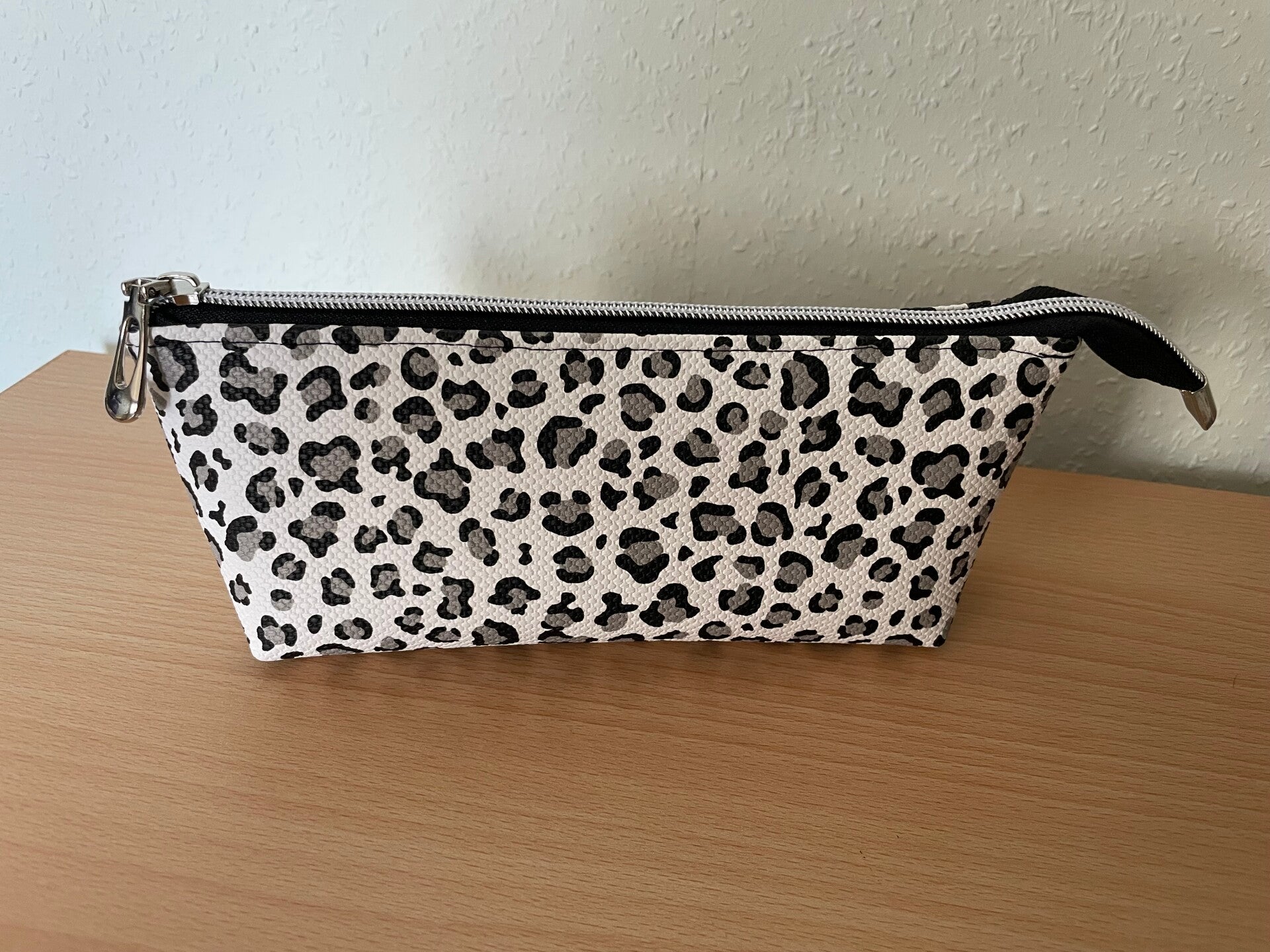 Stiftetasche Leo weiß/schwarz