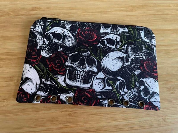 Bindertasche Skull & Roses  [A6]