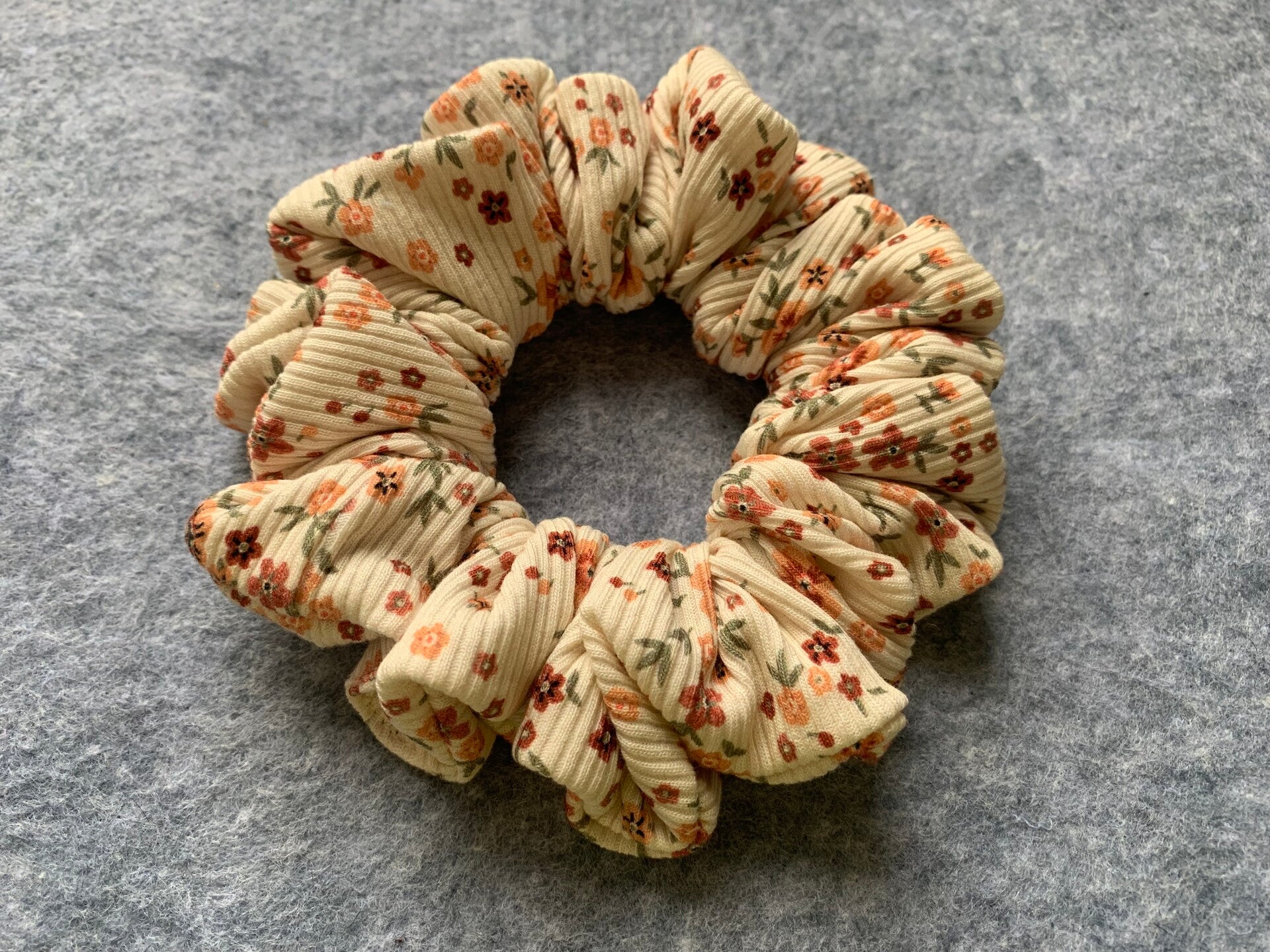 Scrunchie Blumen mit viel Volumen