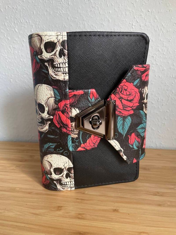 Binder Skull & Roses rot[A6]