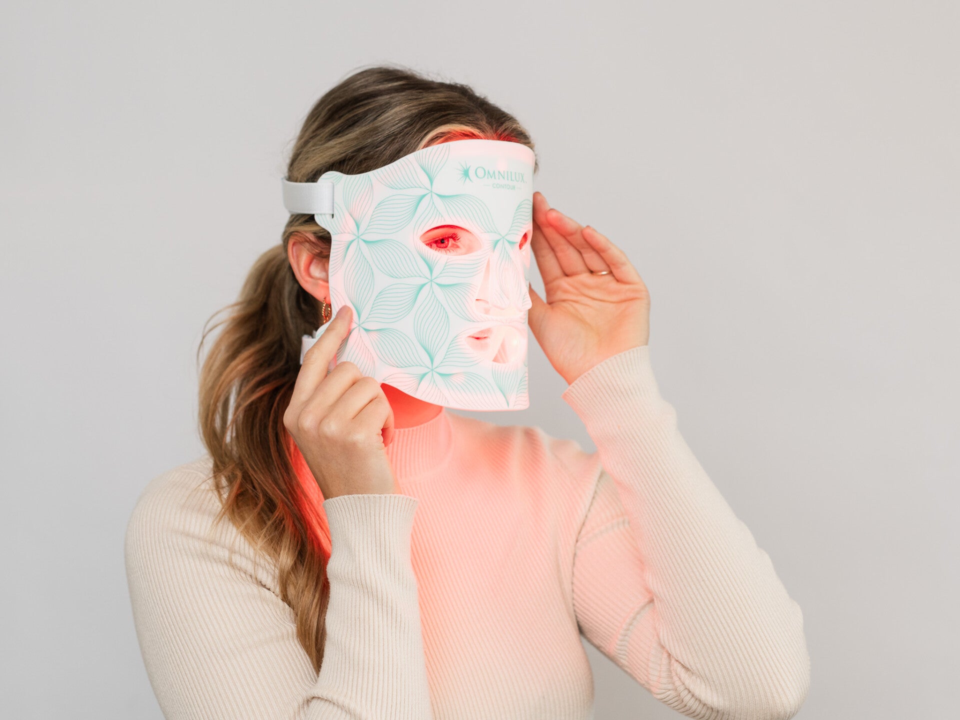 Omnilux LED masker - Contour Anti-Aging | Huidkliniek Friesland