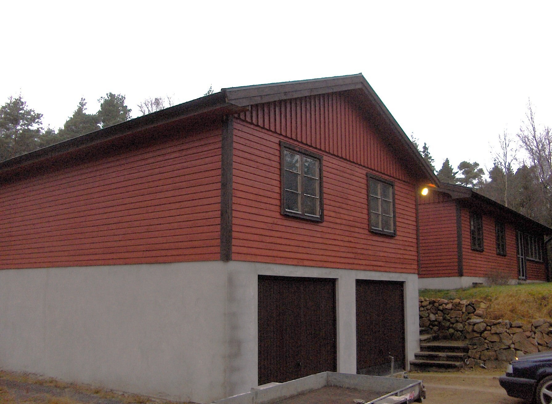 Garage med 2 portar