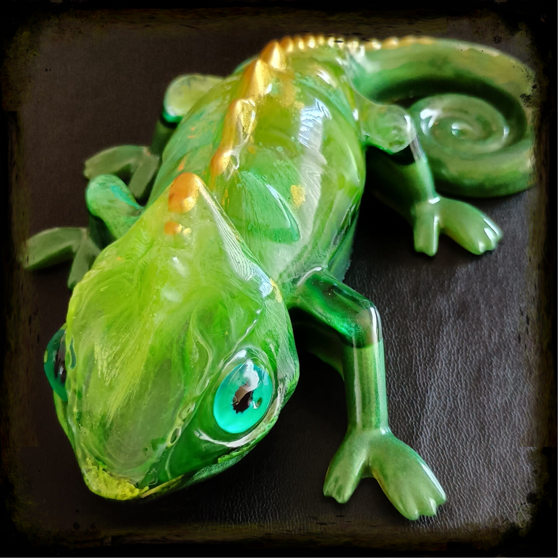 Chameleon - Green/Yellow Petri
