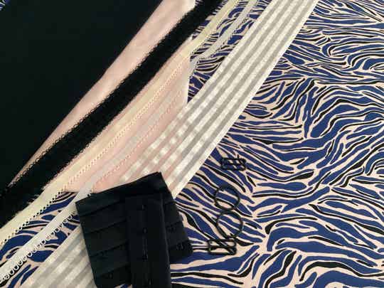 Animal print pink/blue and black Loftus kit