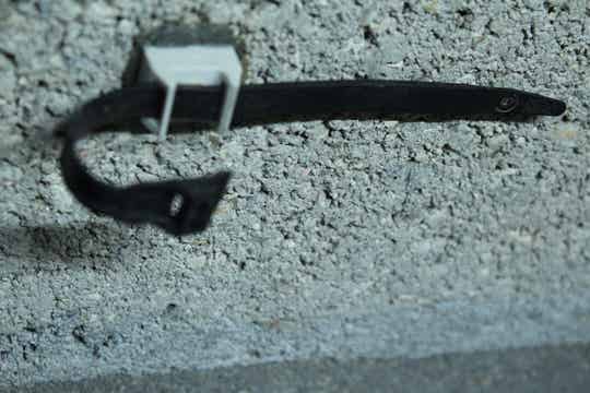 Boîte à coller pour colliers Colson fixation des gaines électriques