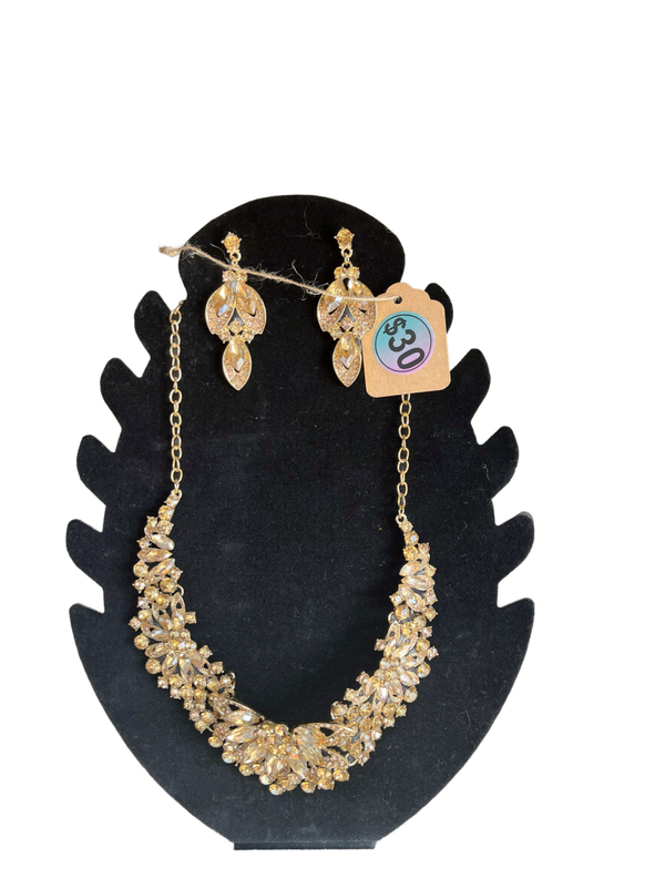 Golden Leaf Radiance Necklace & Earring Set