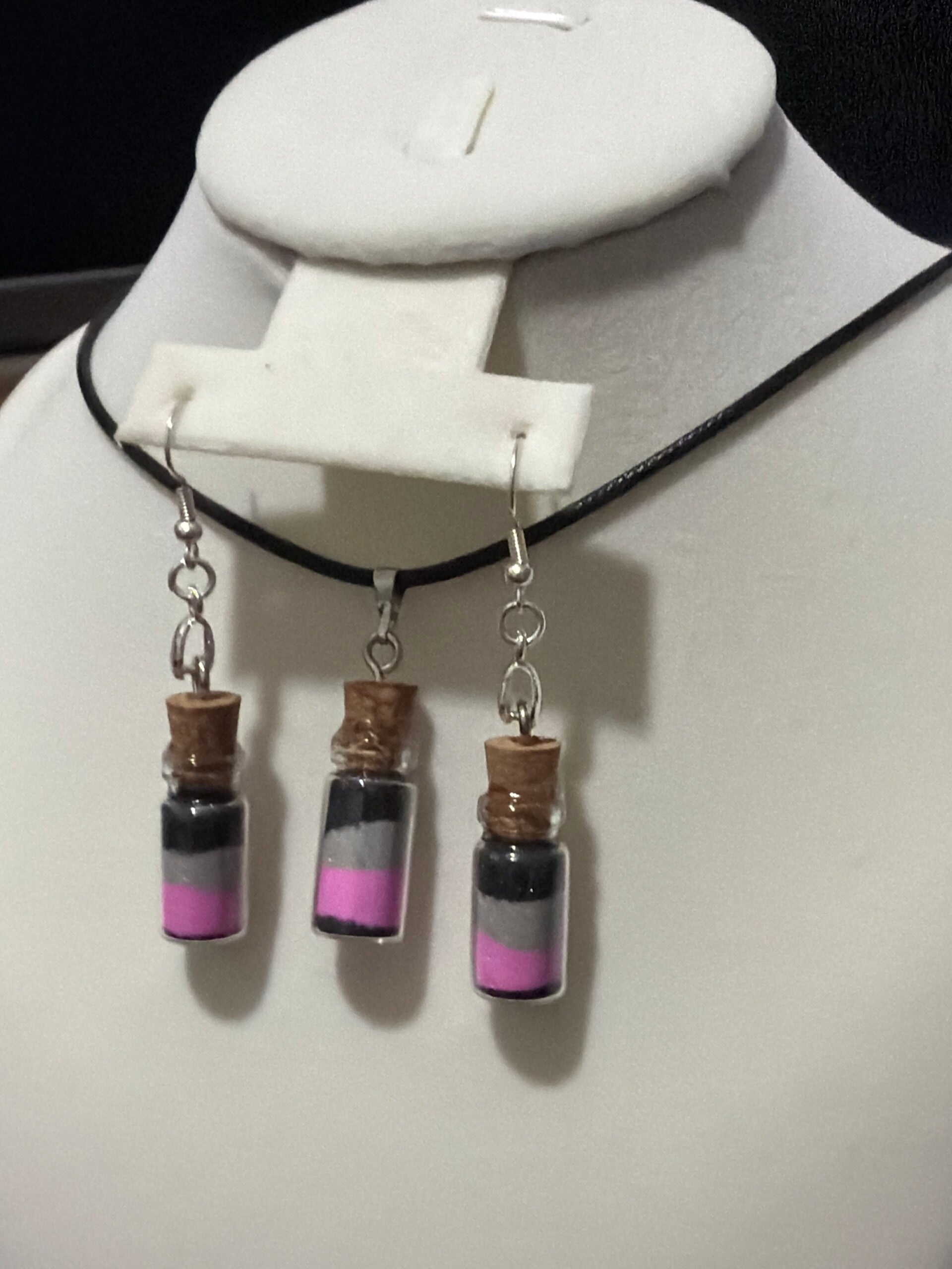 Necklace and earrings set black, gray light peak