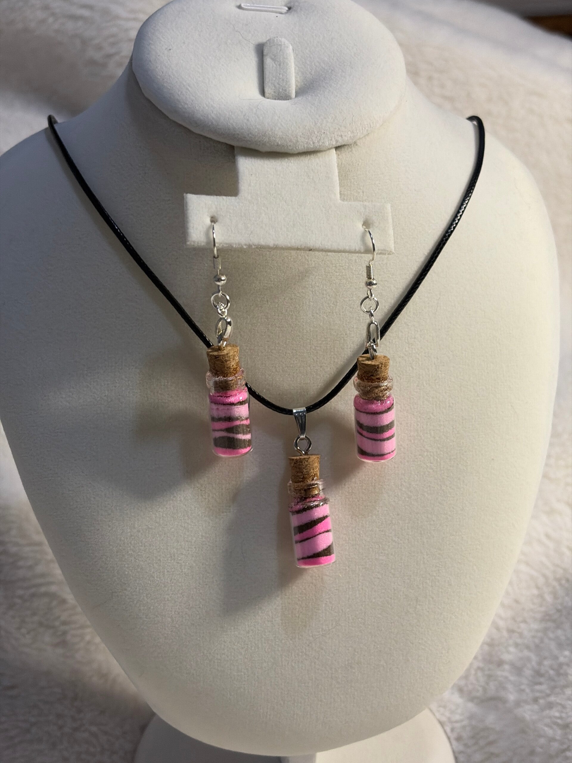Light pink, dark, pink and brown necklace and earring soap