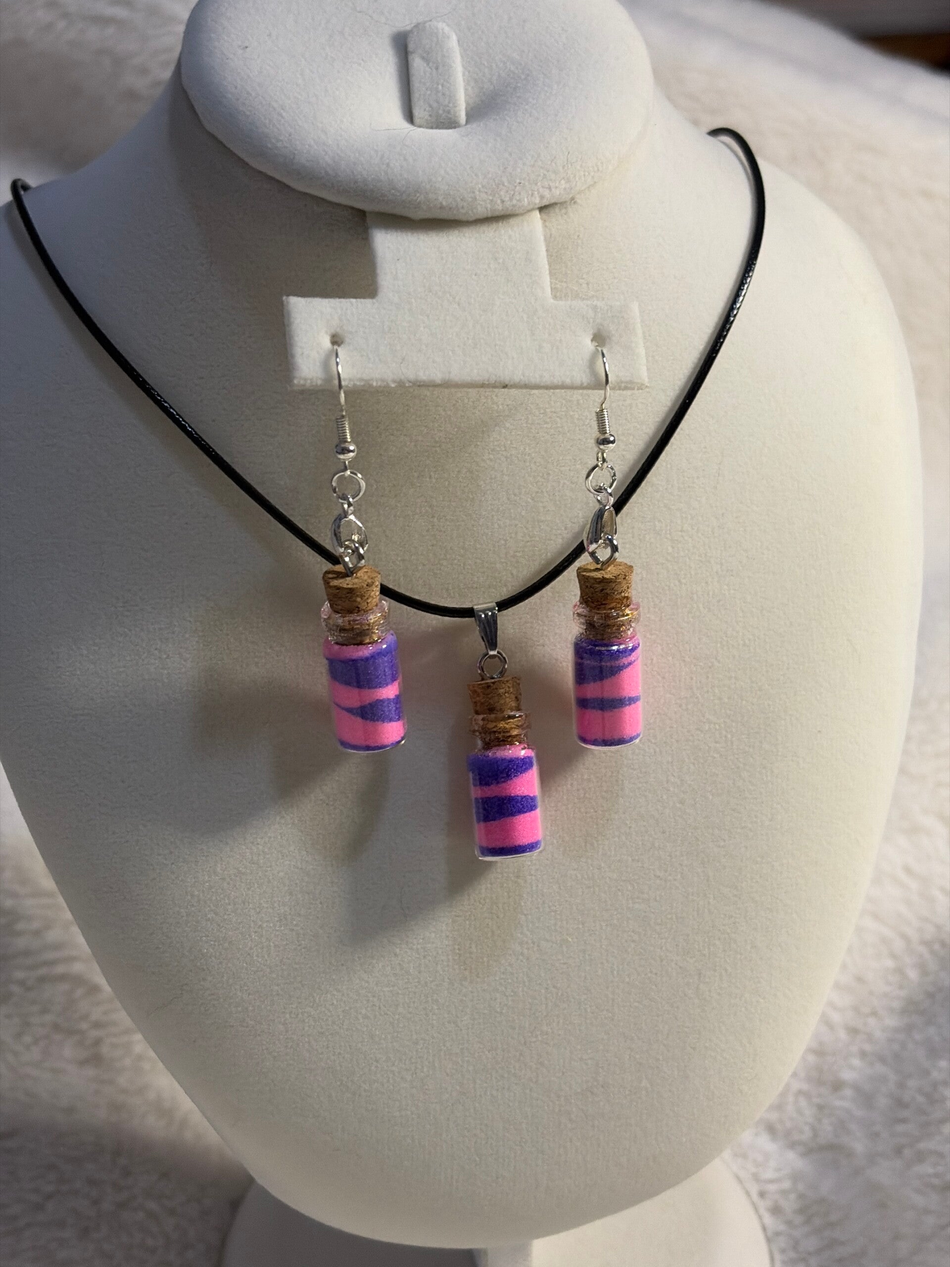 Dark pink and dark purple necklace and earrings set
