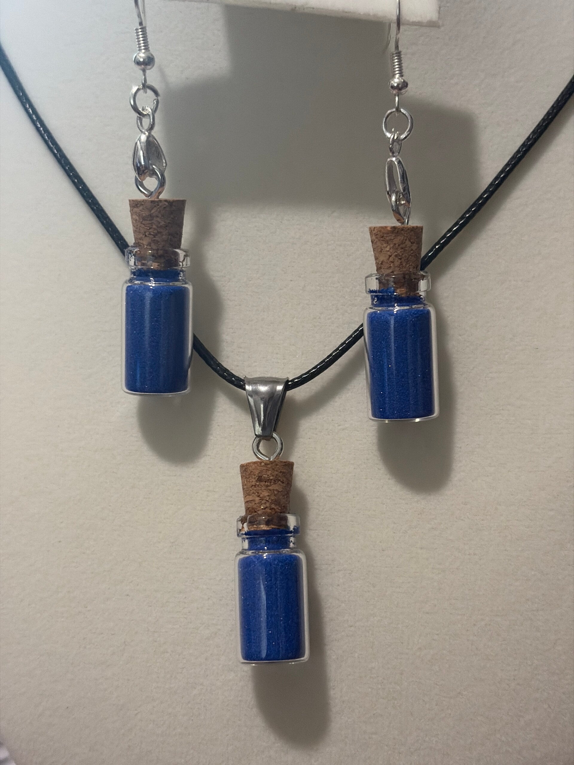 Necklace and earring set dark blue