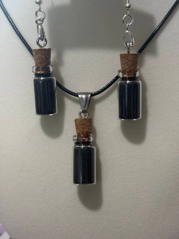 Necklace and earring set black