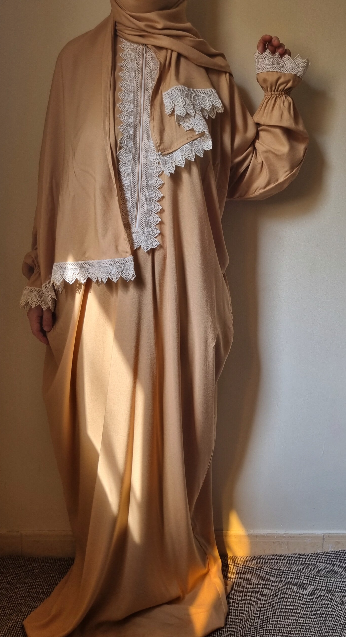 NEW! Camel with White Regular Lace