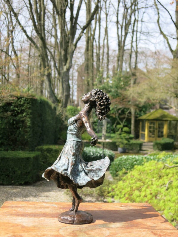 Dance with me