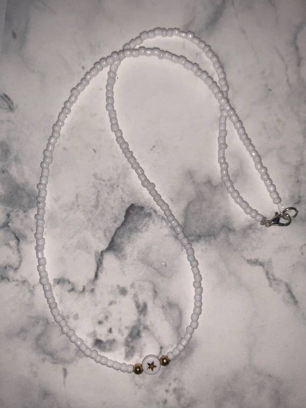 Witte sterretjes ketting