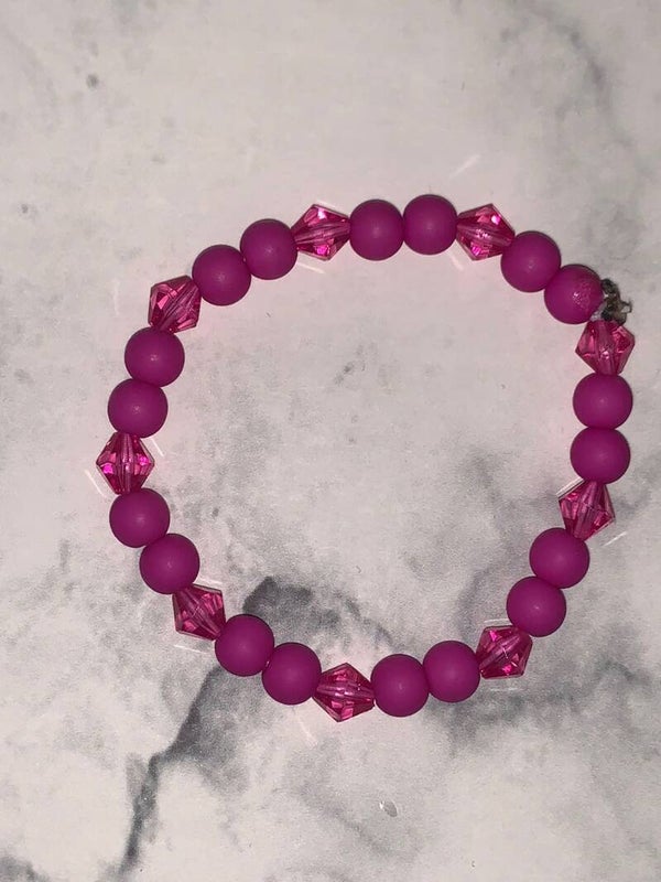 Roze armband met diamantjes